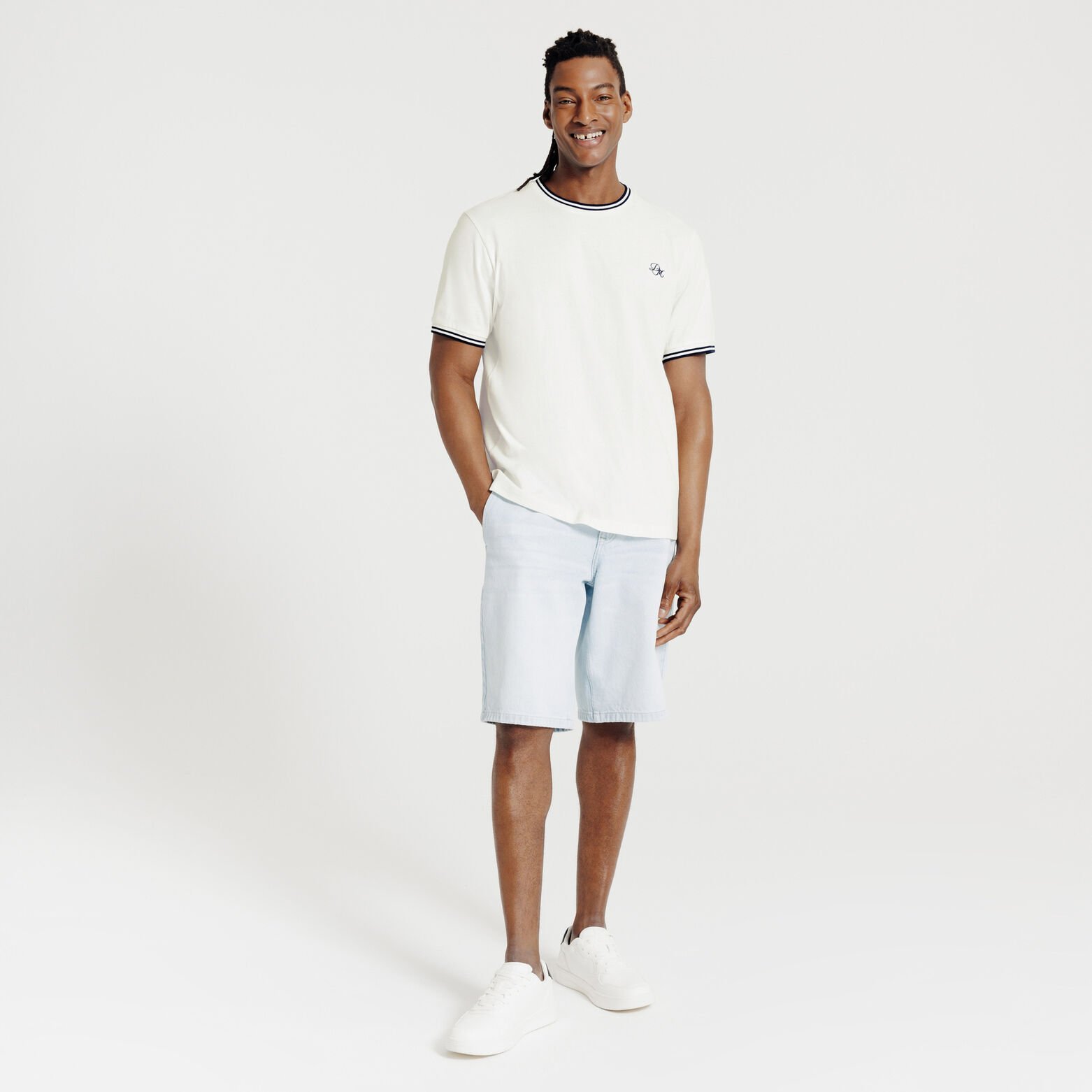 Tee shirt mati&egrave;re fantaisie contrast&eacute;