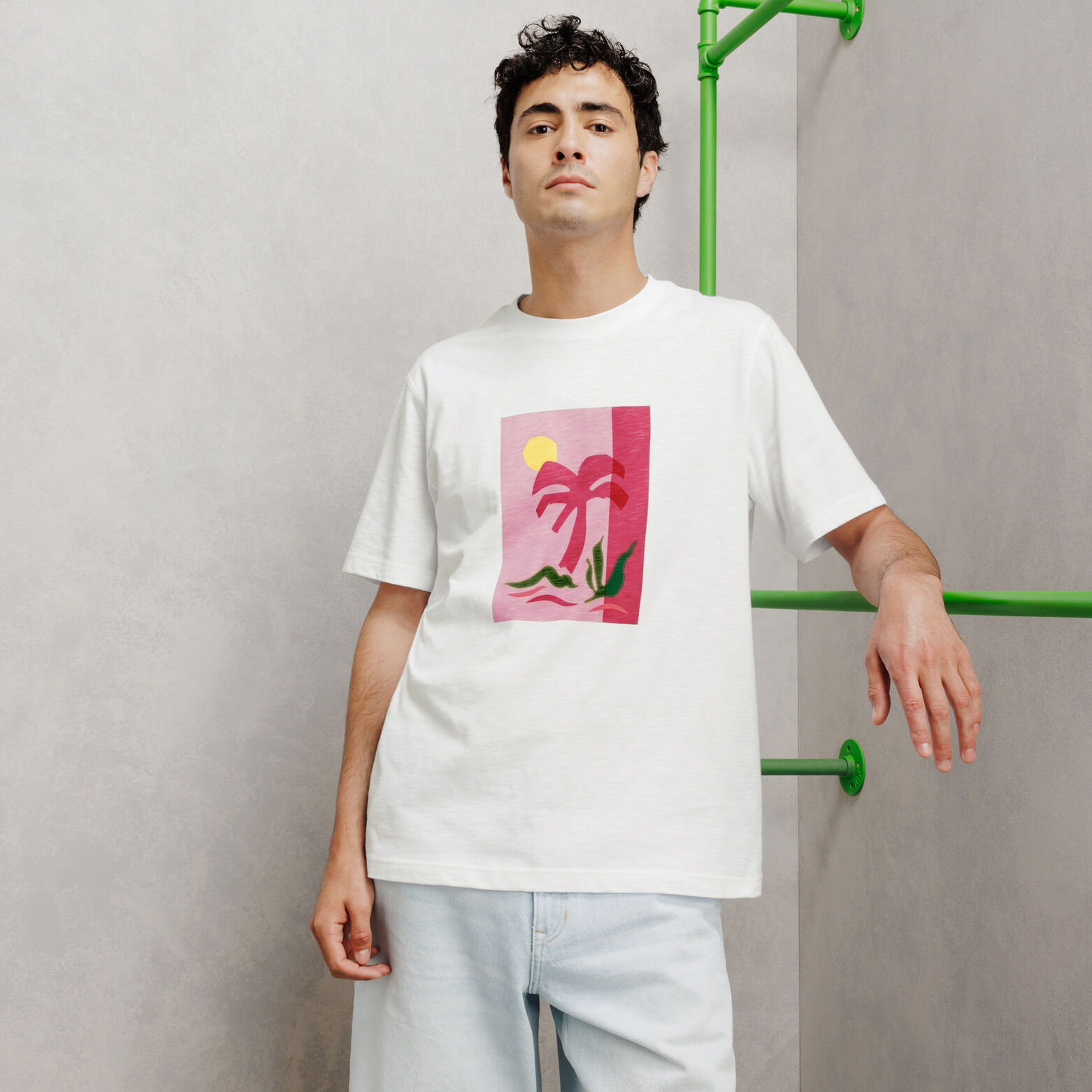 Tee shirt mati&egrave;re flamm&eacute;e imprim&eacute; devant