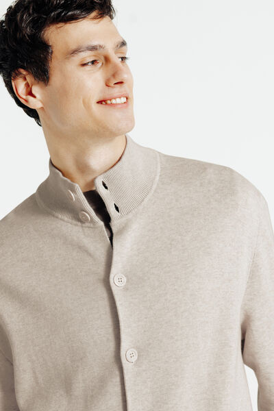 Gilet boutonn&eacute; col montant