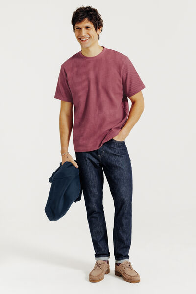 Tee shirt mati&egrave;re relief&eacute;e