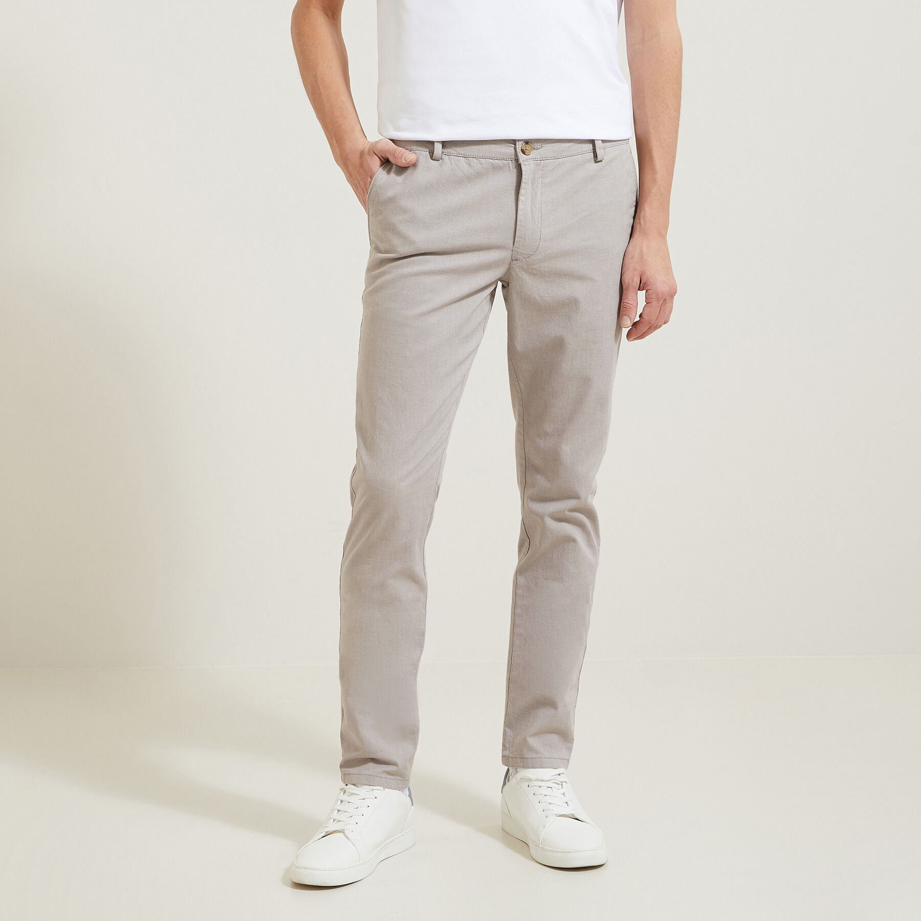 Chino gris clair sales