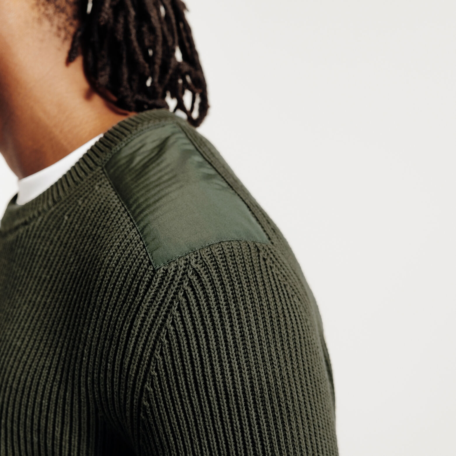 Pull col rond &eacute;pais patch &eacute;paules