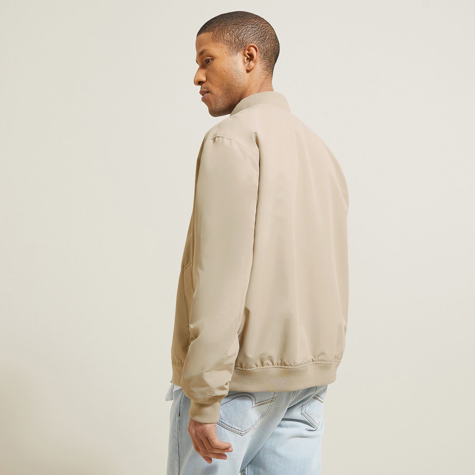 Blouson l&eacute;ger zipp&eacute;