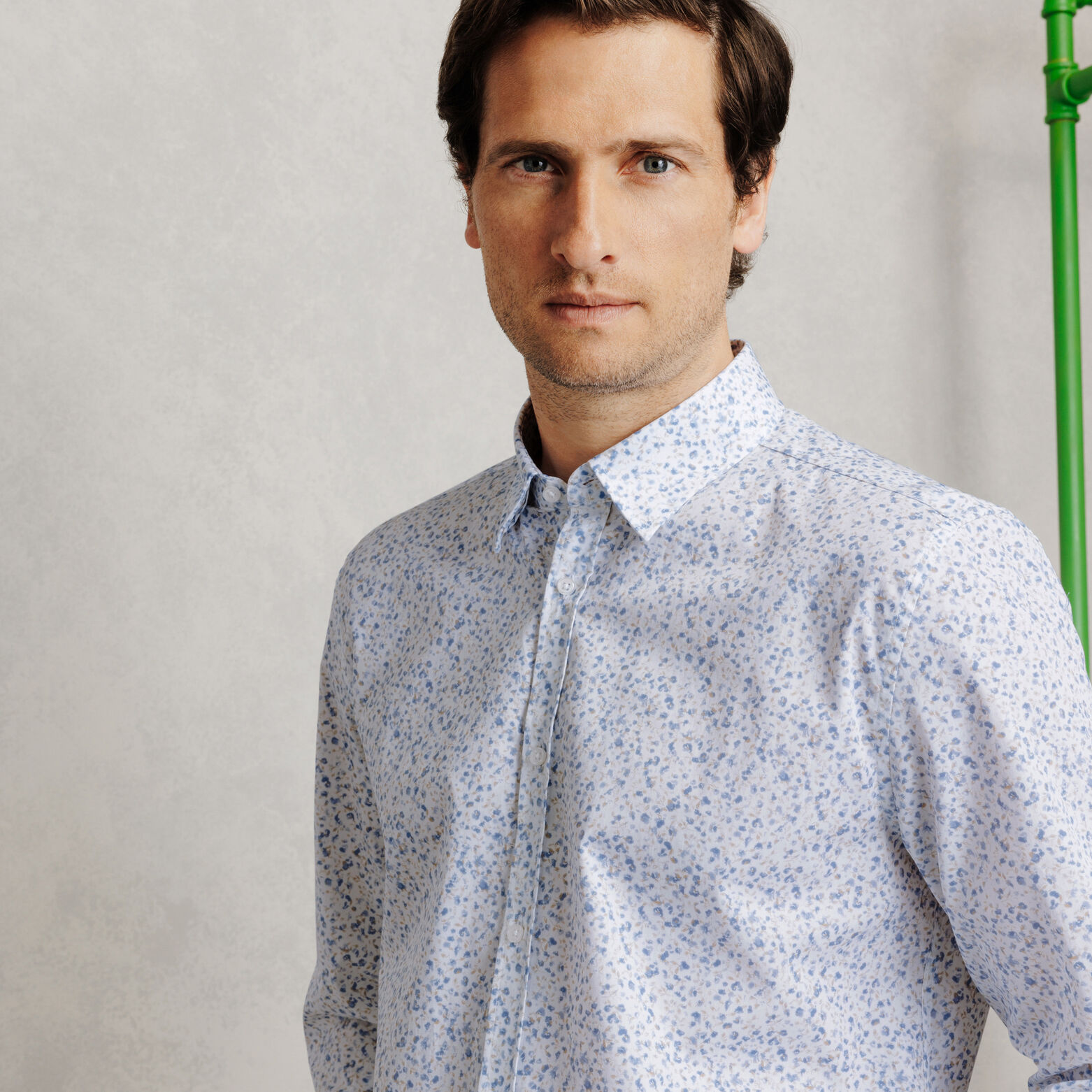 Chemise en coton slim imprim&eacute; fleuri