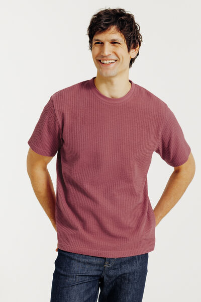 Tee shirt mati&egrave;re relief&eacute;e