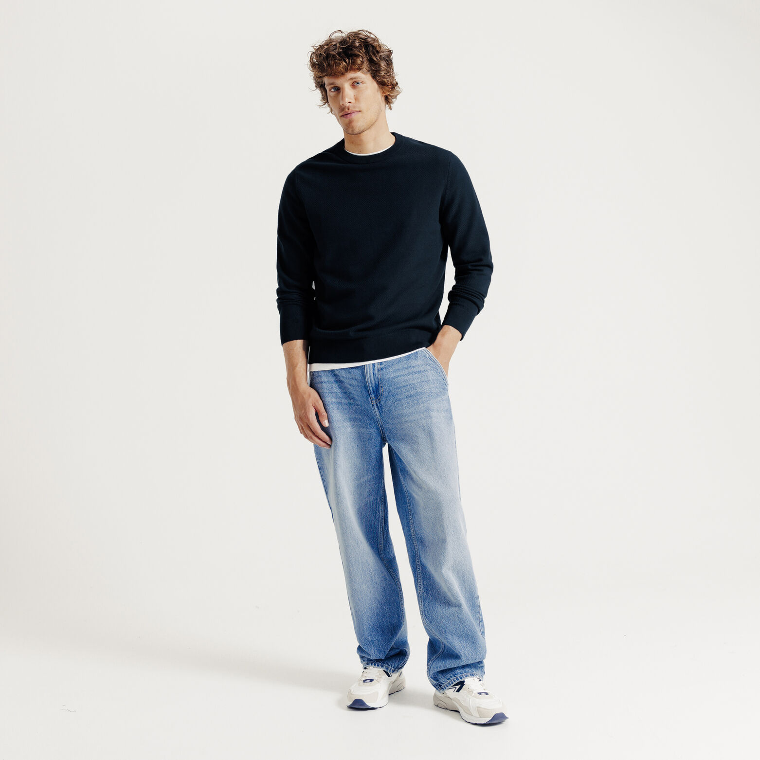Pull col rond jeux de points fantaisie