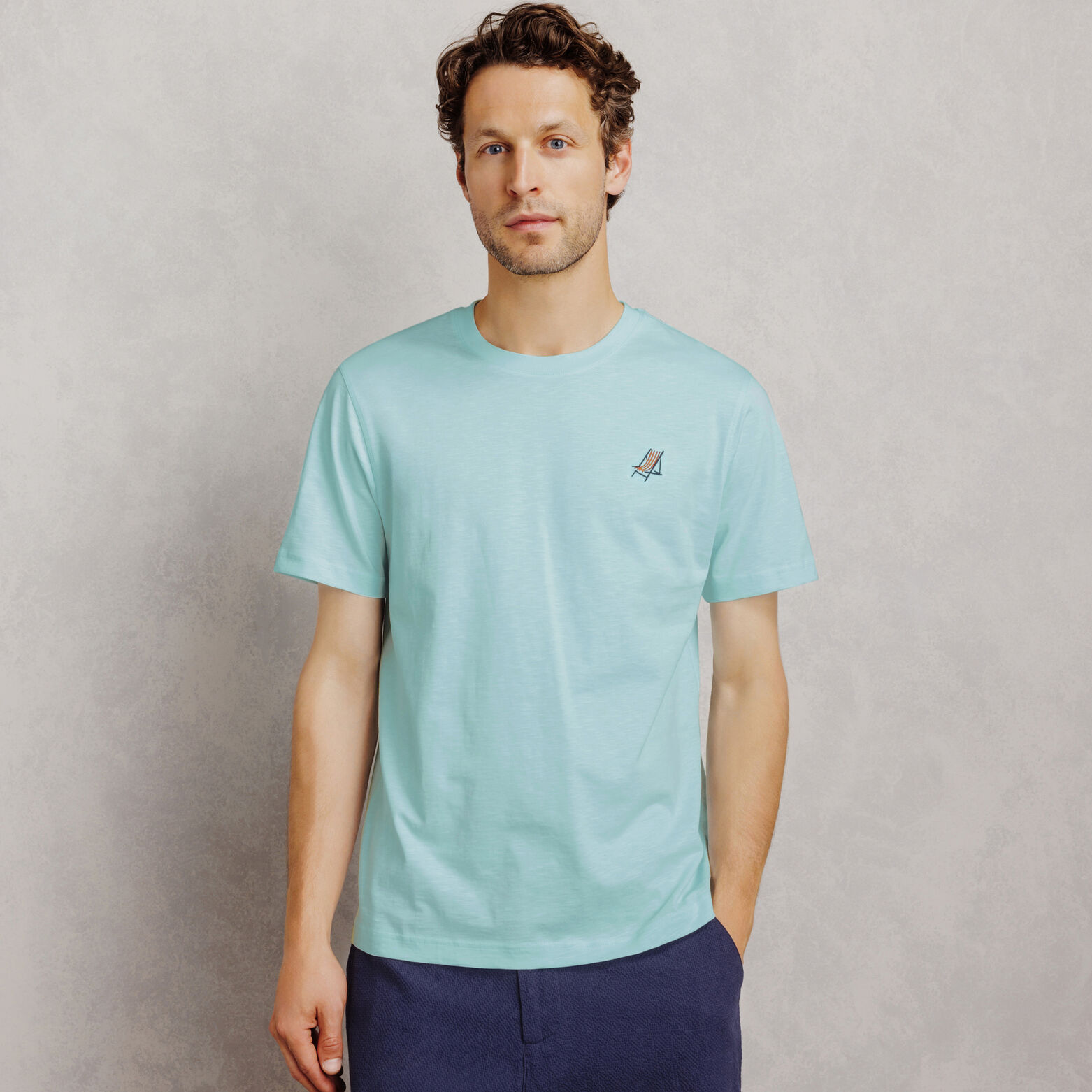 Tee shirt mati&egrave;re flamm&eacute;e broderie poitrine