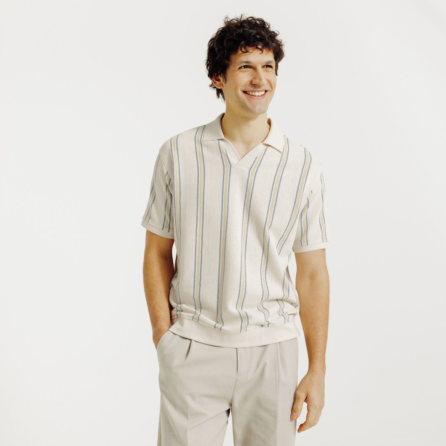 Polo manches courtes ray&eacute; col resort