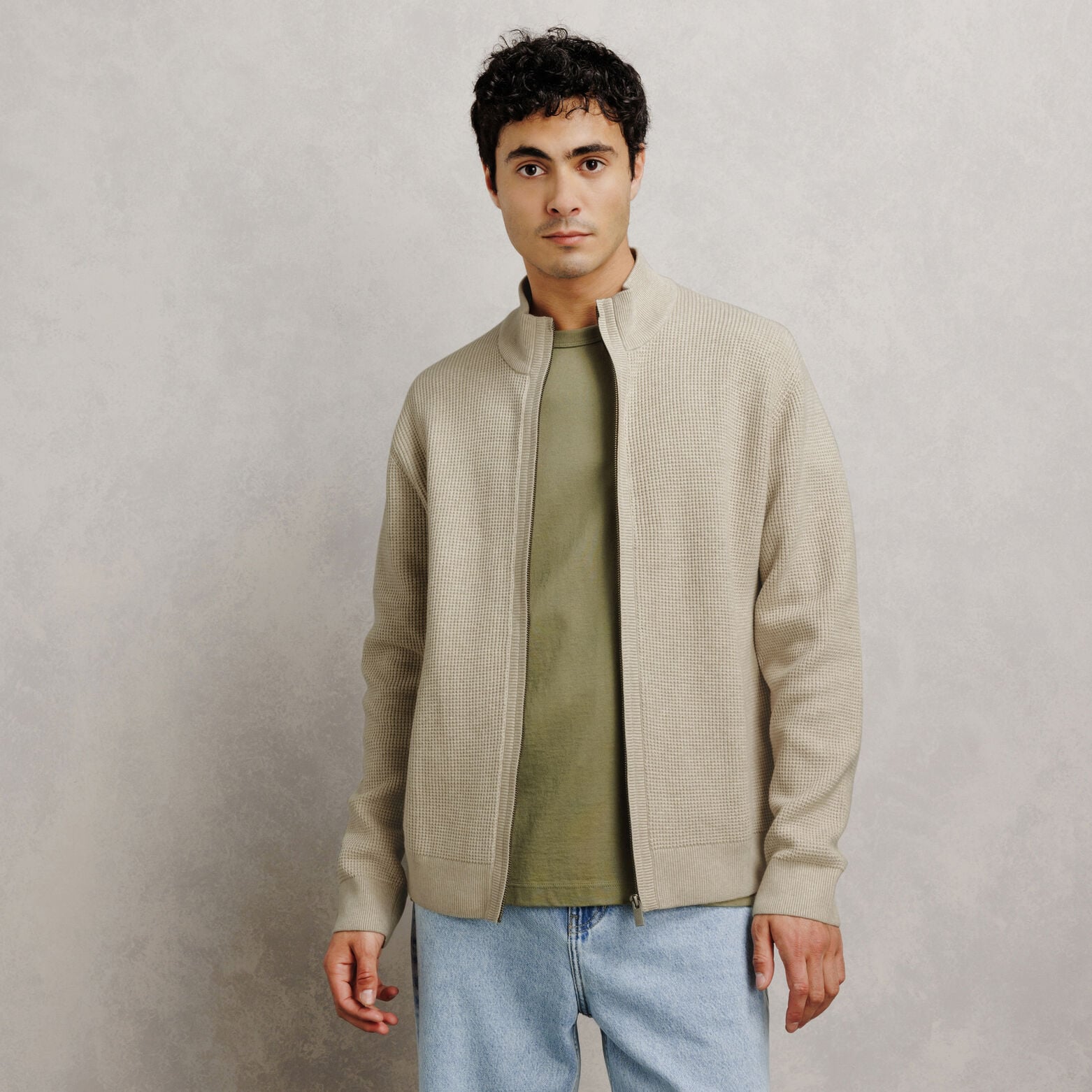 Gilet zipp&eacute; col montant