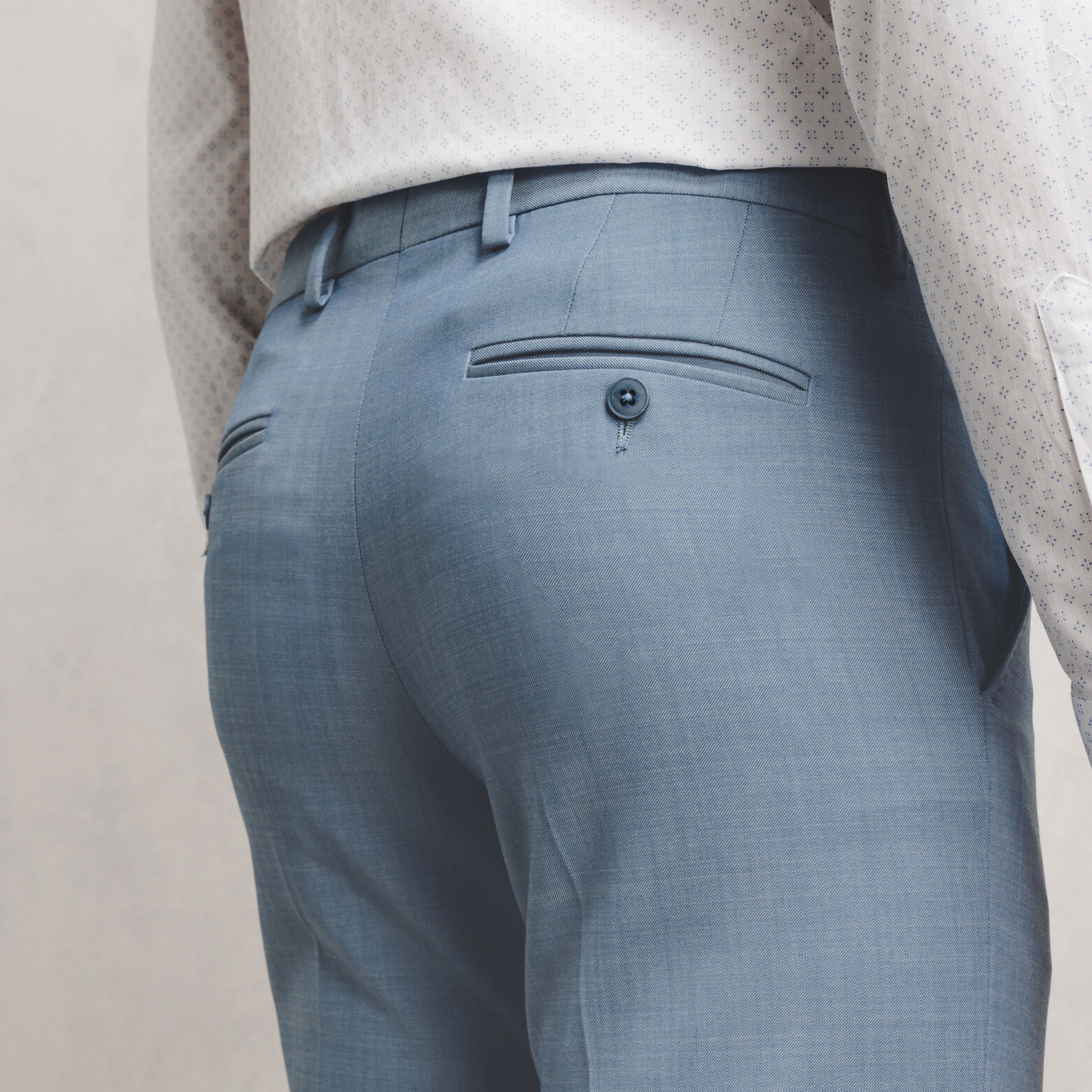 Slim fit kostuumbroek in bi-stretch