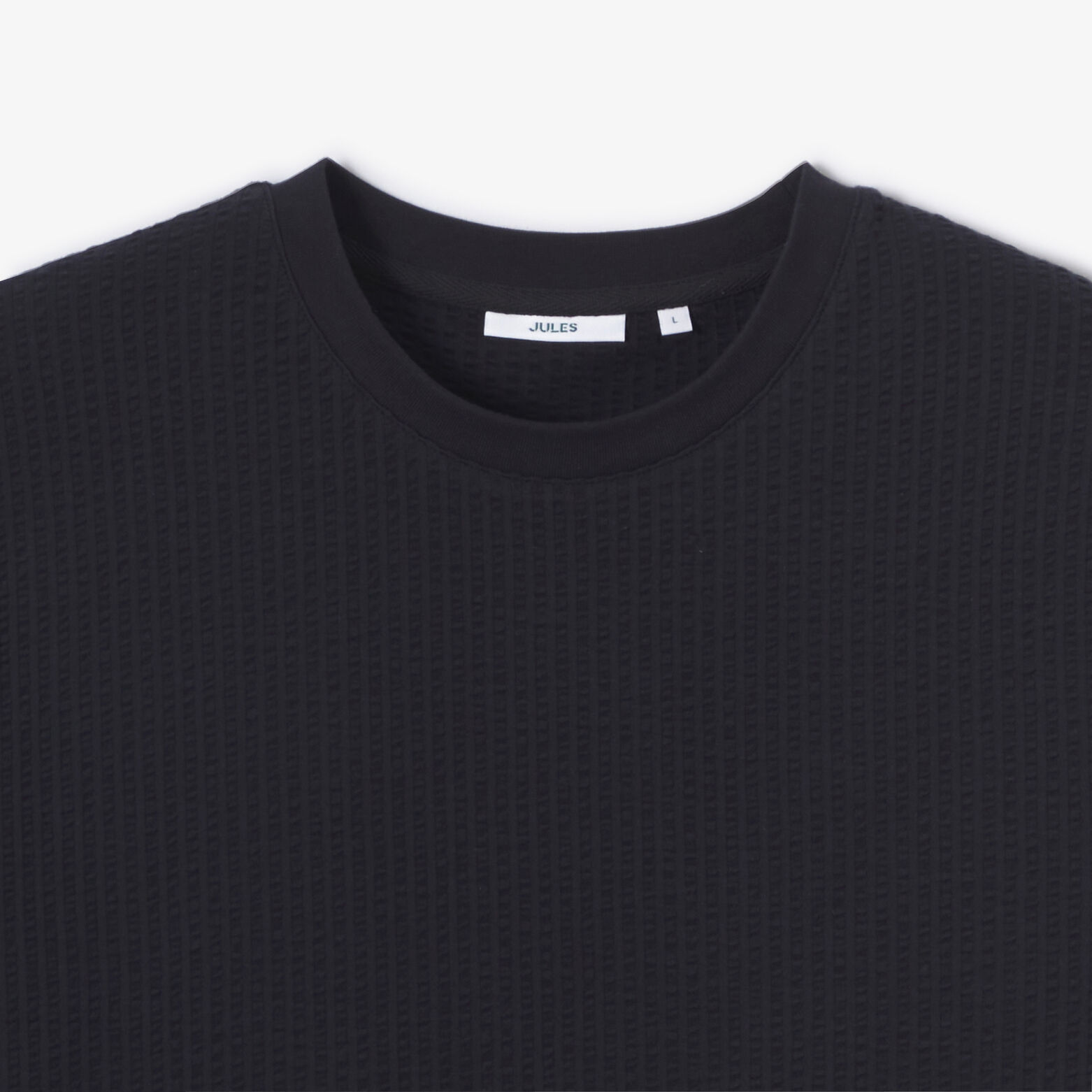 Tee shirt mati&egrave;re relief&eacute;e