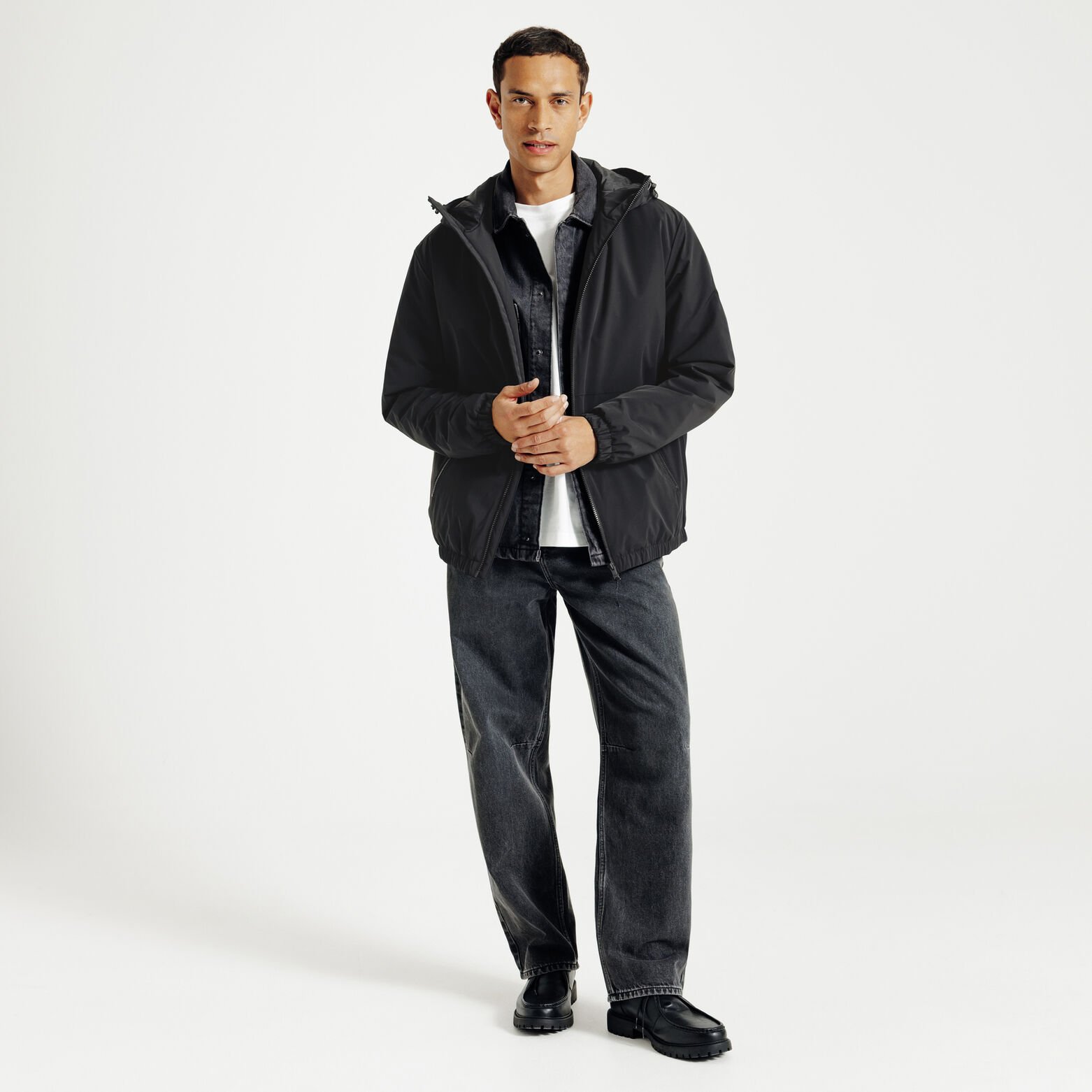 Blouson &agrave; capuche zipp&eacute;