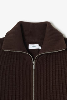 Gilet met rits en truckerskraag