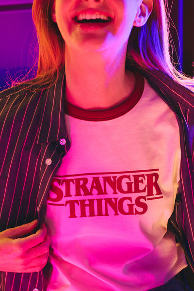 Tee shirt imprimé licence Stranger Things