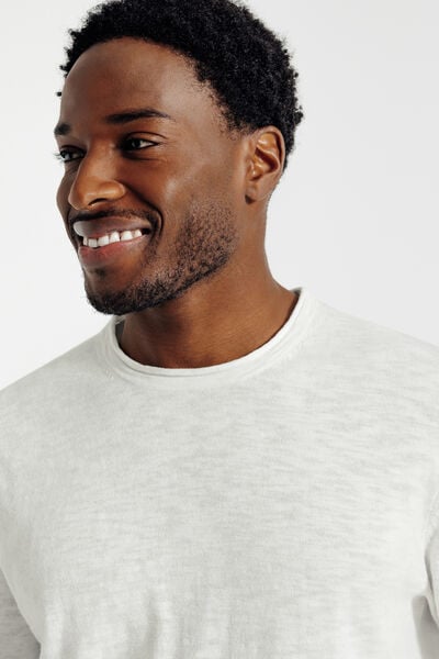 Pull col rond finition roulott&eacute;e