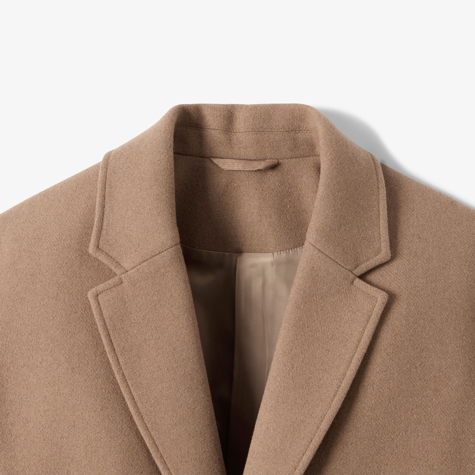 Manteau contenant de la laine col tailleur