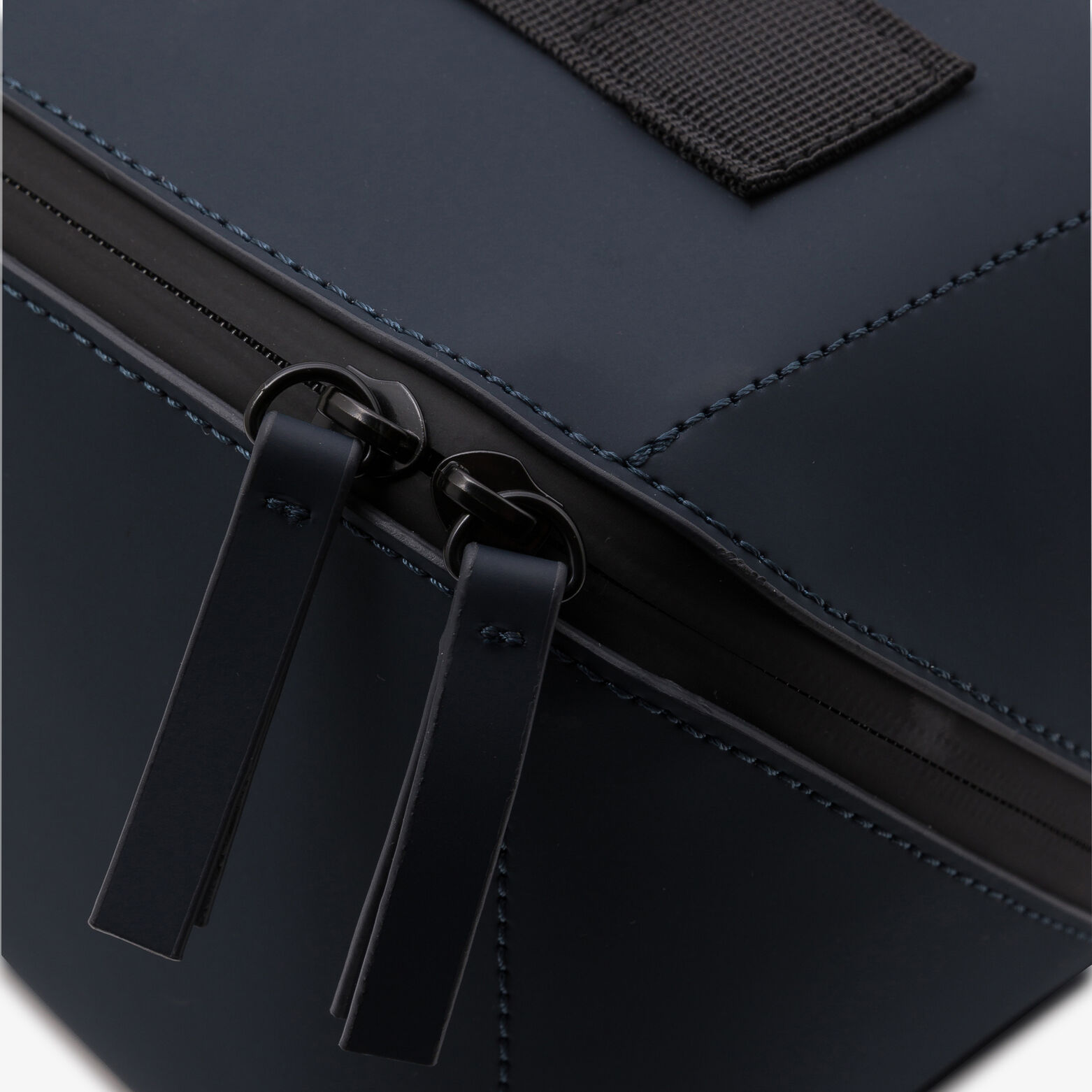 Trousse de toilette en gomme