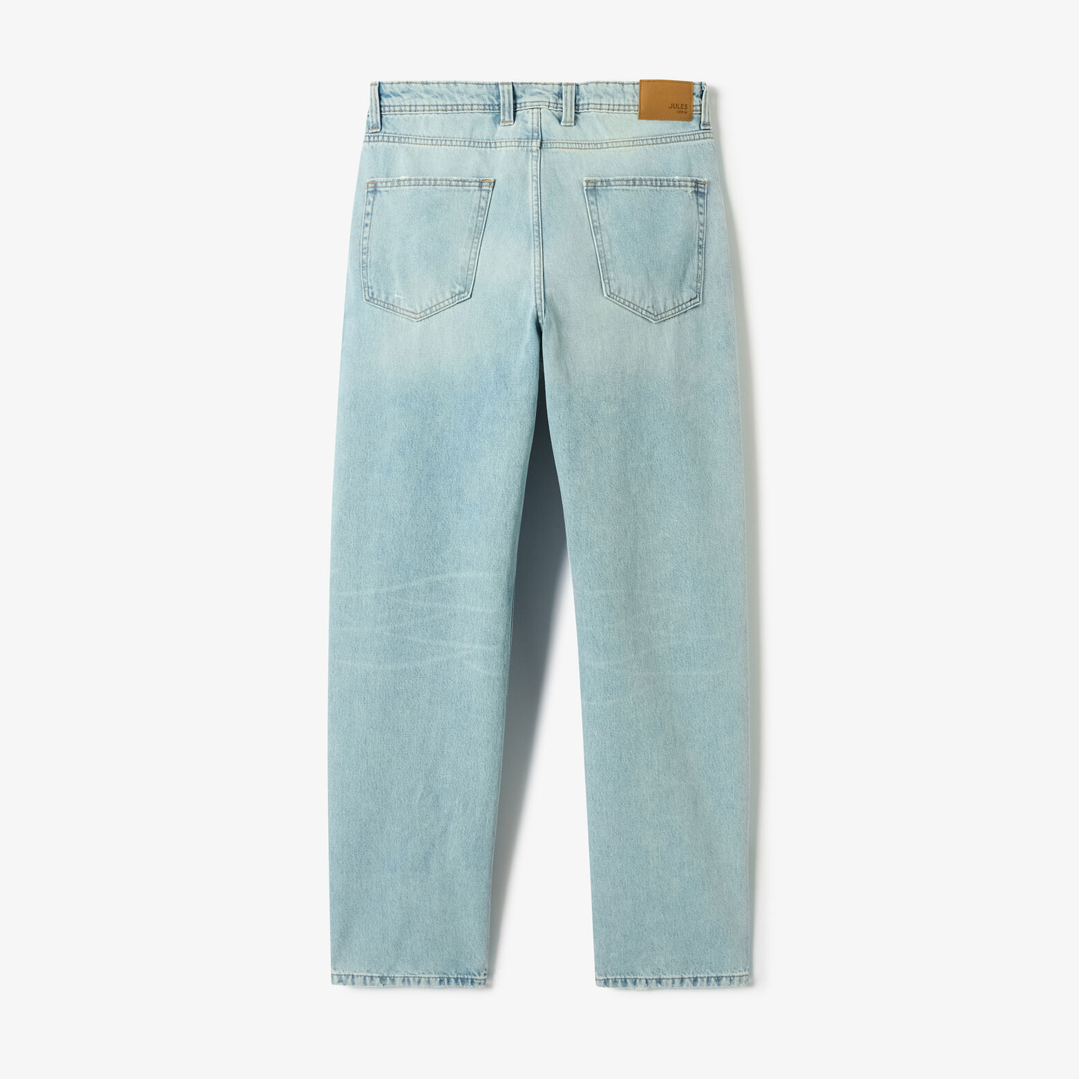 Jean loose d&eacute;lav&eacute; avec l&eacute;g&egrave;res abrasion 100% coton