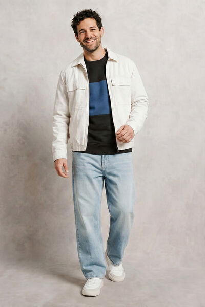 Sweat col rond ray&eacute; &agrave; &eacute;paule boutonn&eacute;e