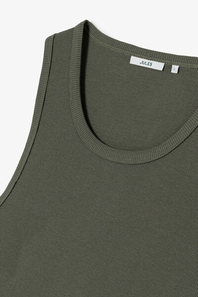 Mouwloos hemdje in 2x2 ribboord