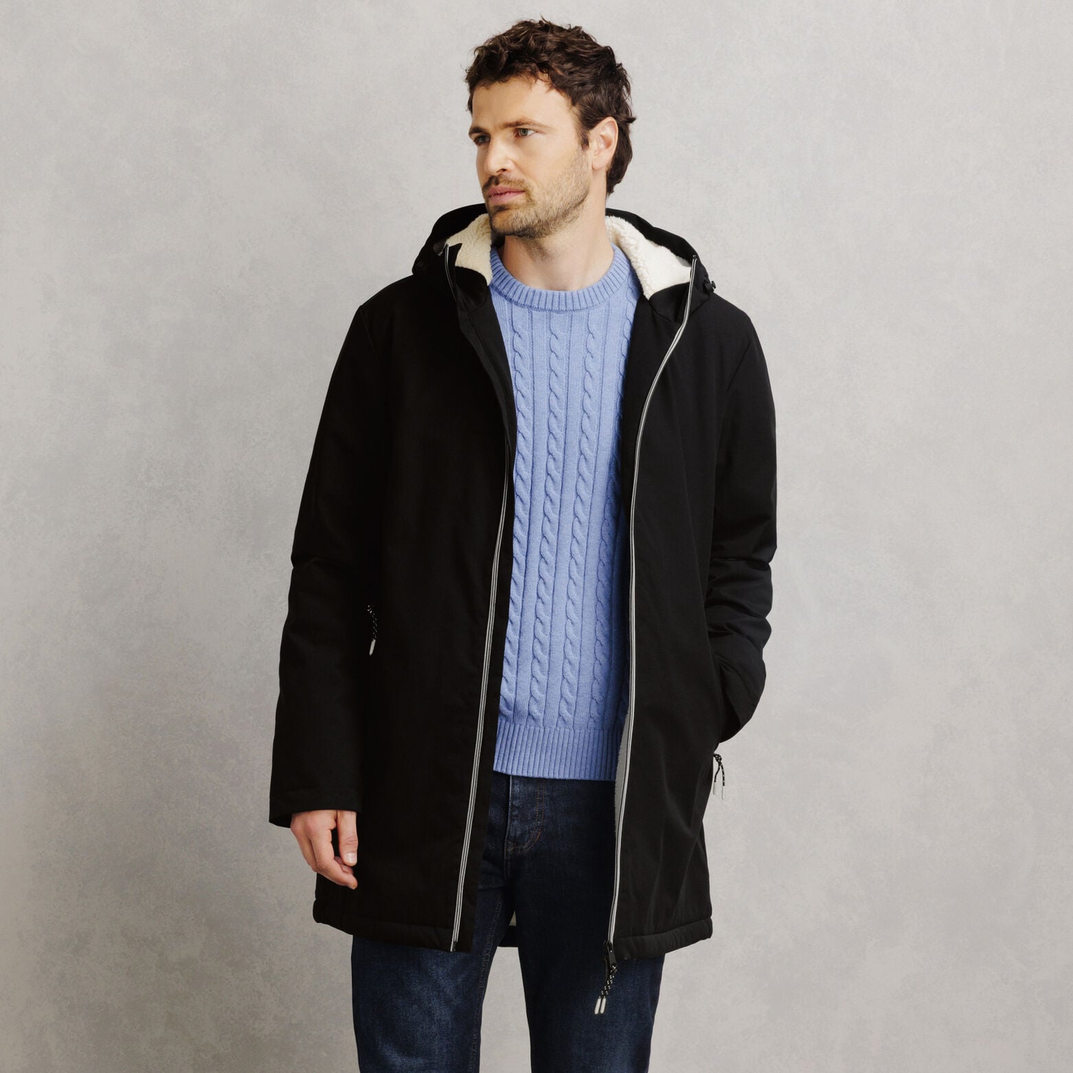 Parka longue &agrave; capuche doubl&eacute;e en sherpa