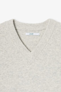 Pull col v sans manches