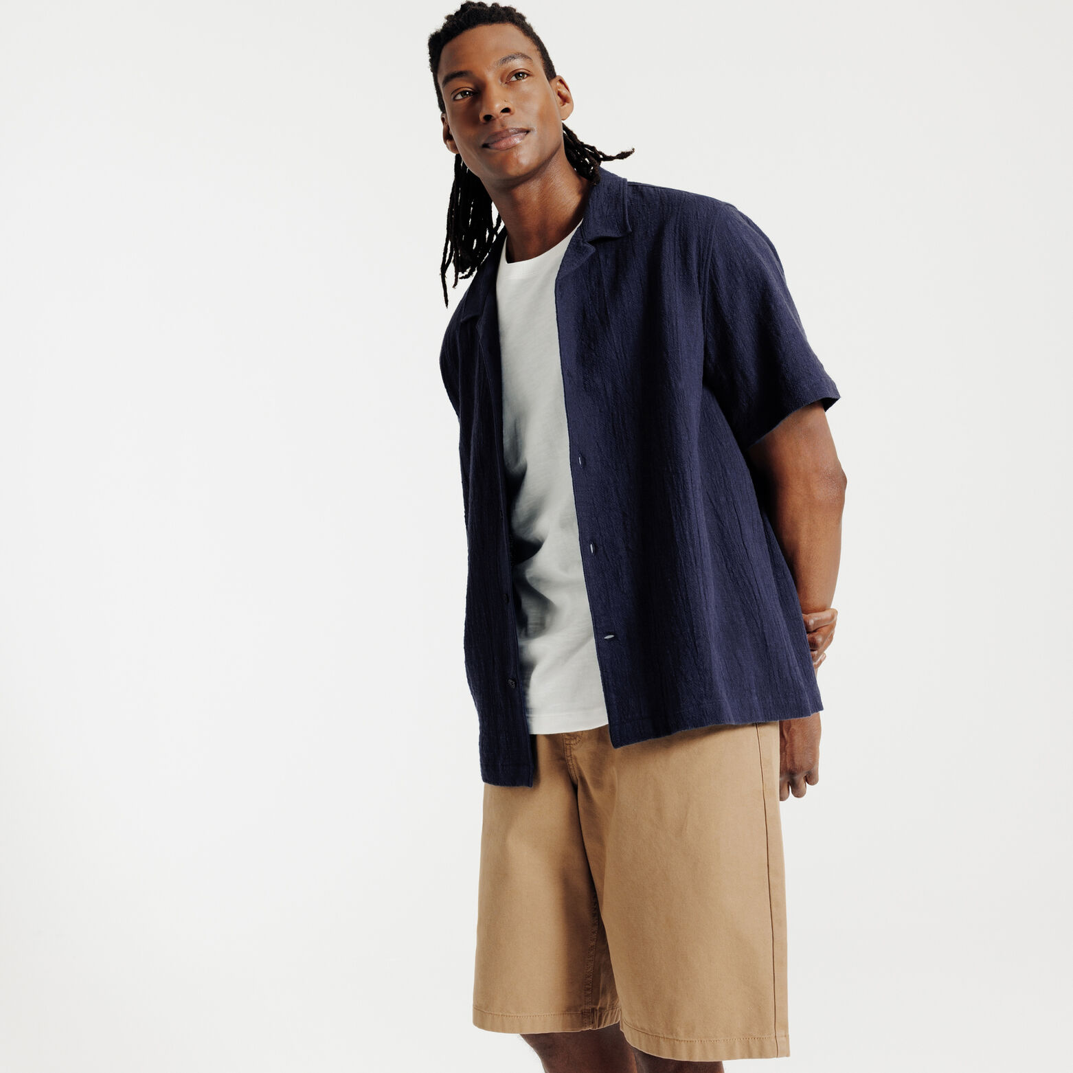 Hemdje in katoen met borduursel achteraan