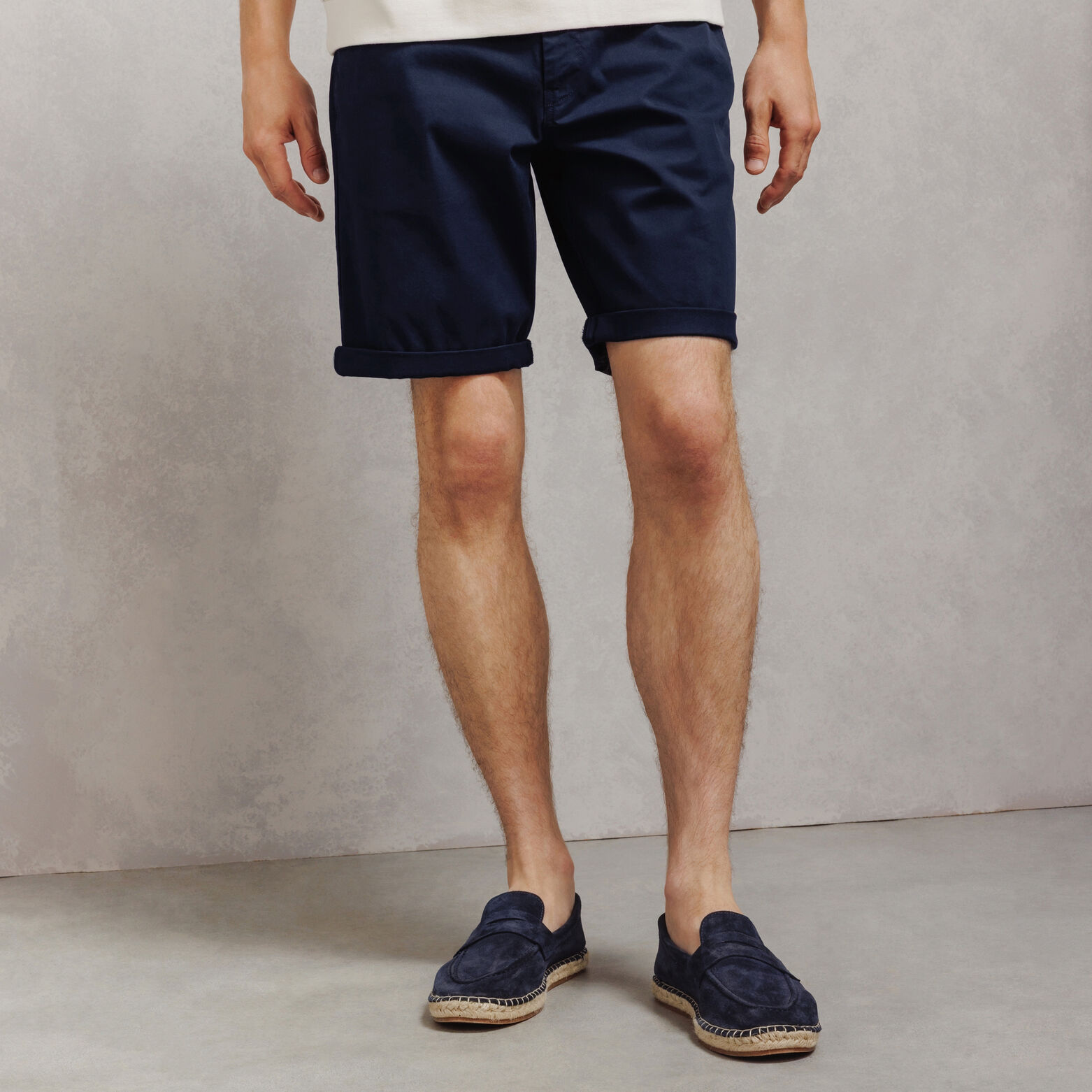 Bermuda chino slim uni avec ceinture