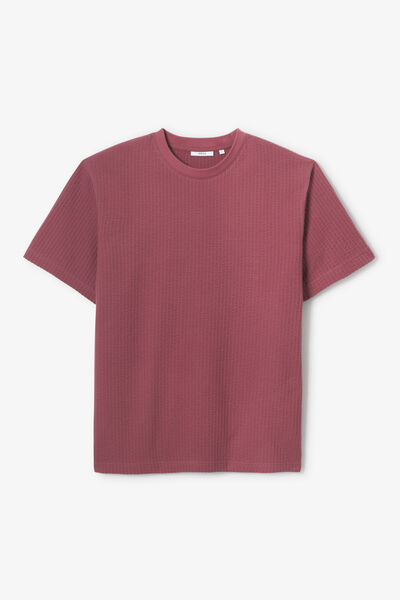 Tee shirt mati&egrave;re relief&eacute;e