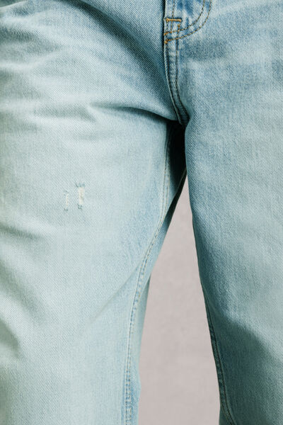 Jean loose d&eacute;lav&eacute; avec l&eacute;g&egrave;res abrasion 100% coton
