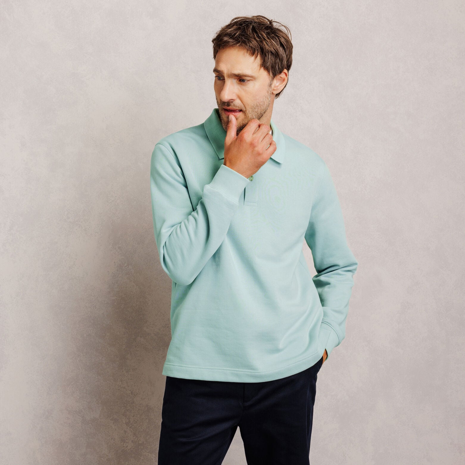 Polo en molleton boutonn&eacute; uni