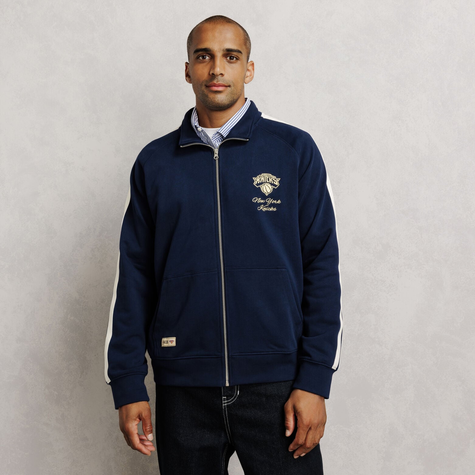 Sweat zipp&eacute; brod&eacute; New York Knicks licence NBA
