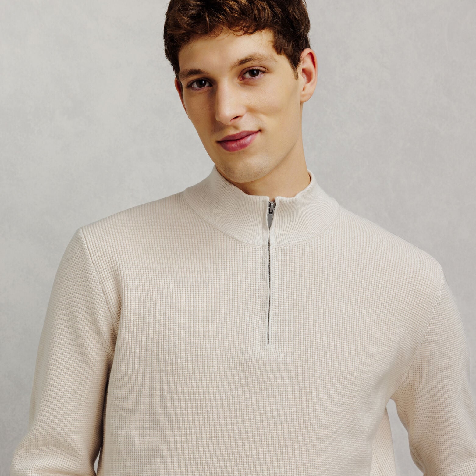 Pull col montant zipp&eacute; gaufr&eacute;