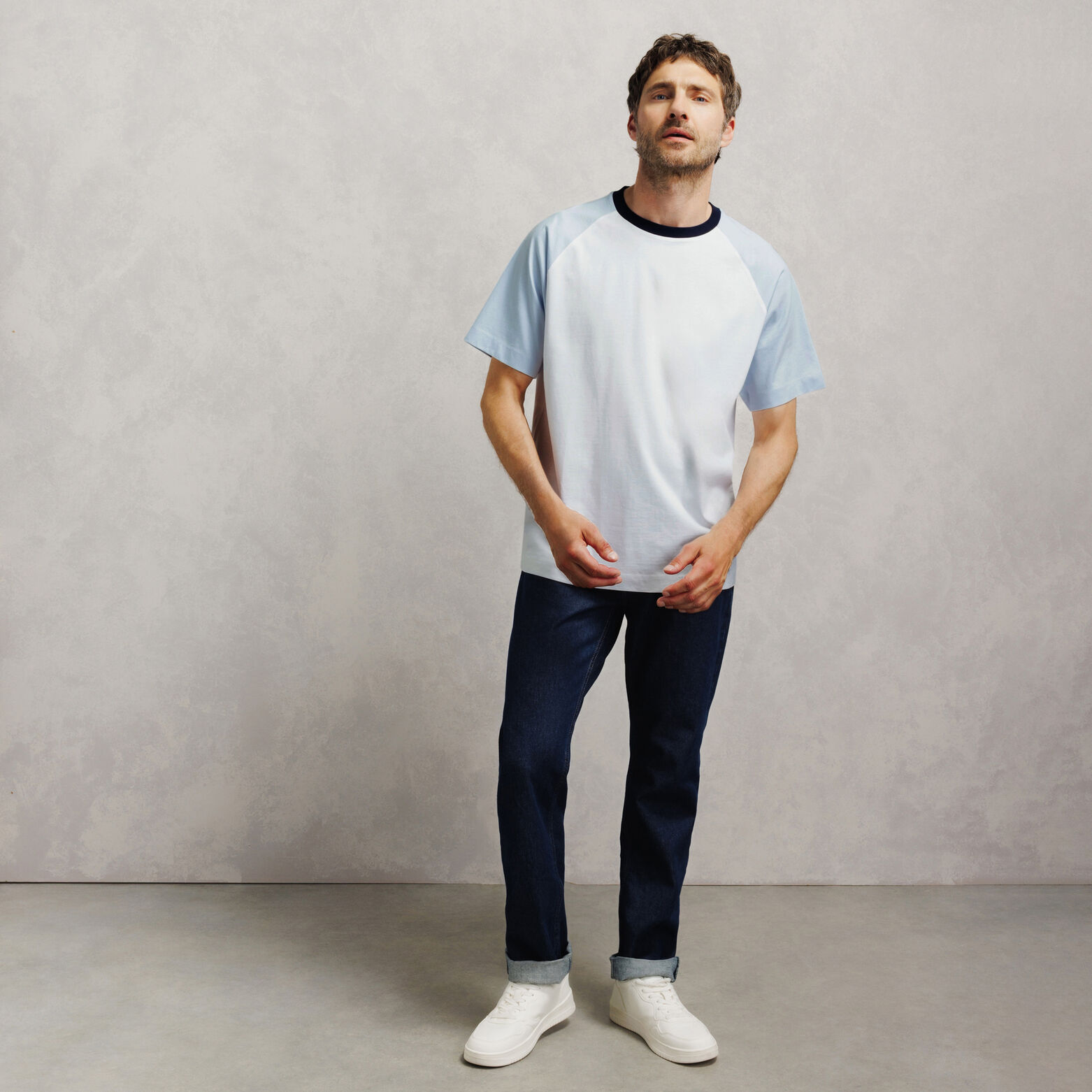 Tee shirt raglan contrast&eacute;