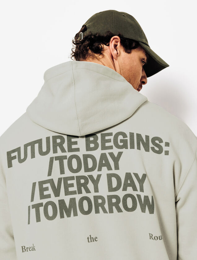 Relaxed fit sweater met kap, print op voor-en acht