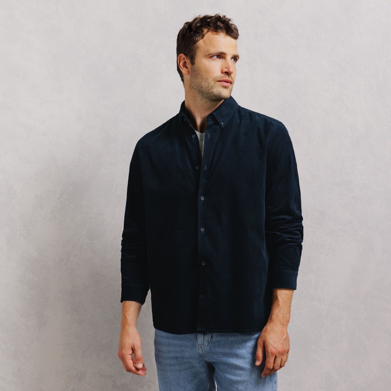 Chemise en velours c&ocirc;tel&eacute; unie 100% coton