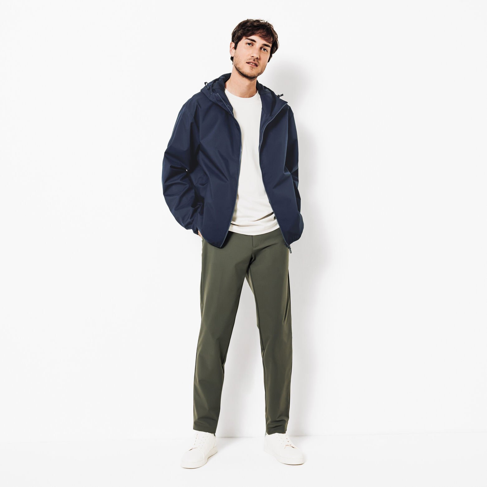 Blouson coupe-vent &agrave; capuche