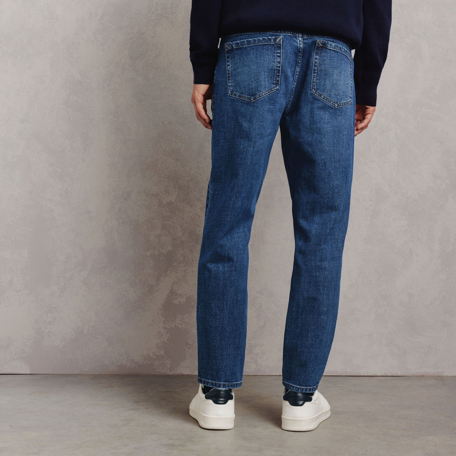 Tapered jeans