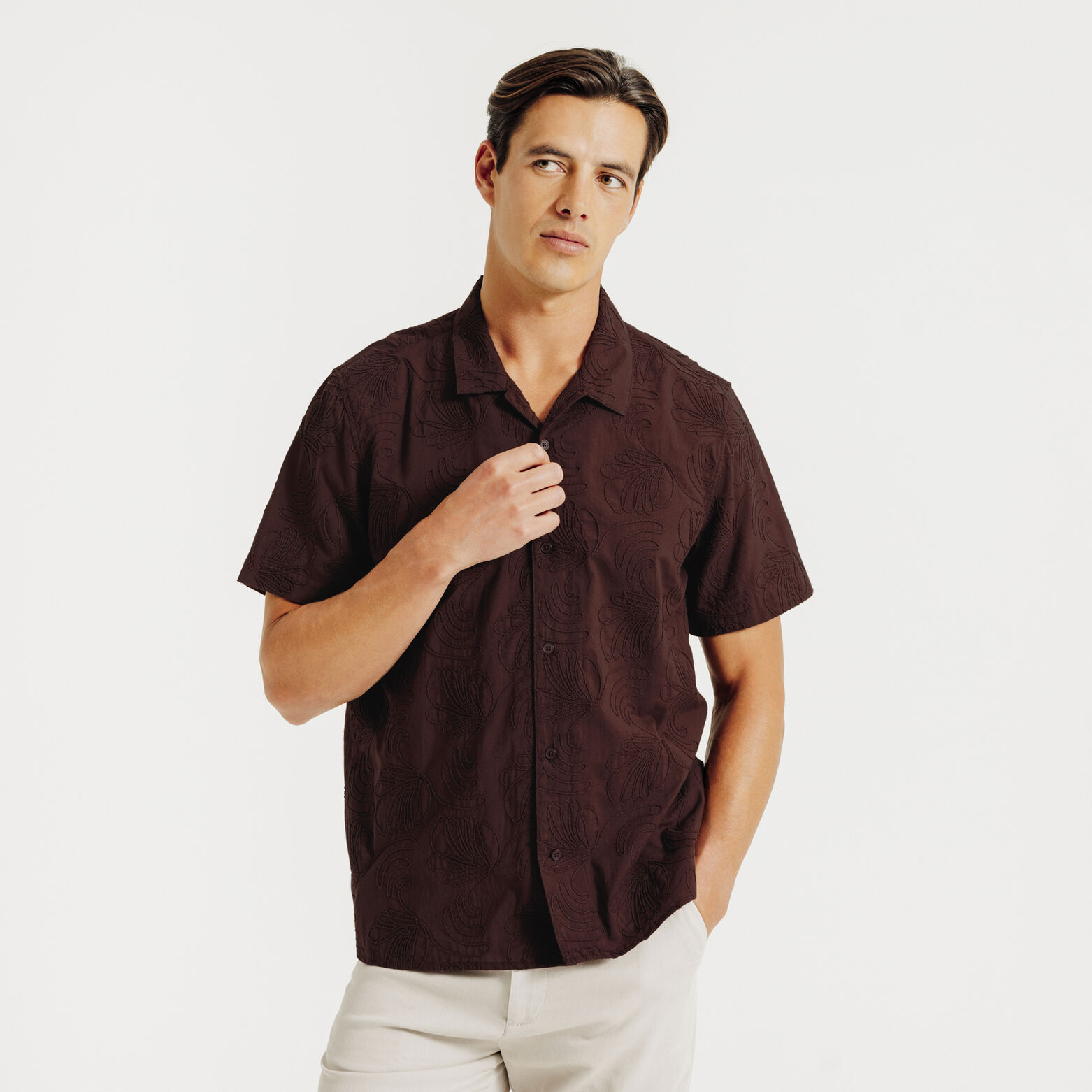 hemdje in geborduurd katoen