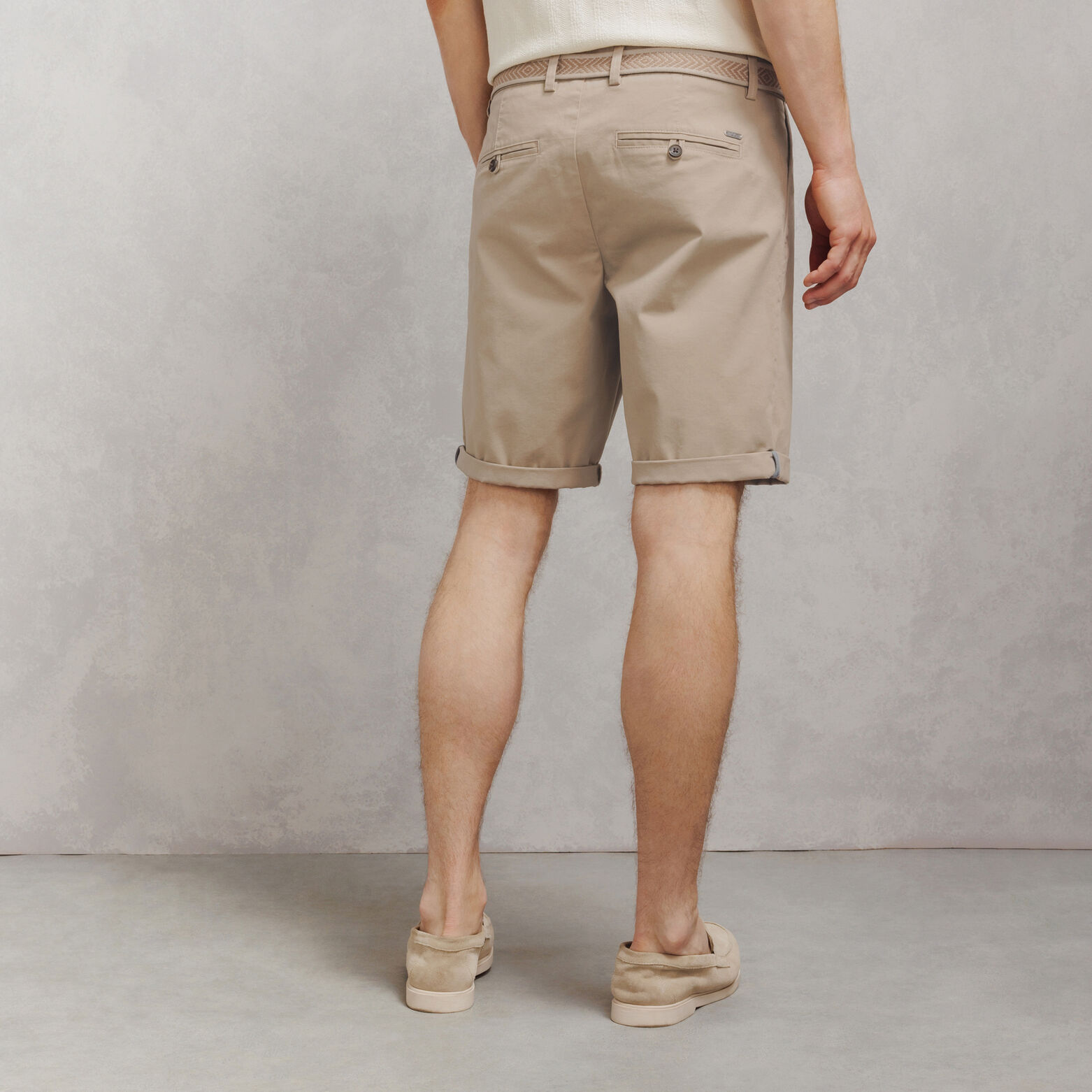 Bermuda chino slim uni avec ceinture