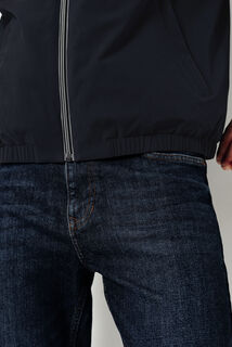 Blouson &agrave; capuche