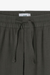 Pantalon loose mati&egrave;re textur&eacute;e