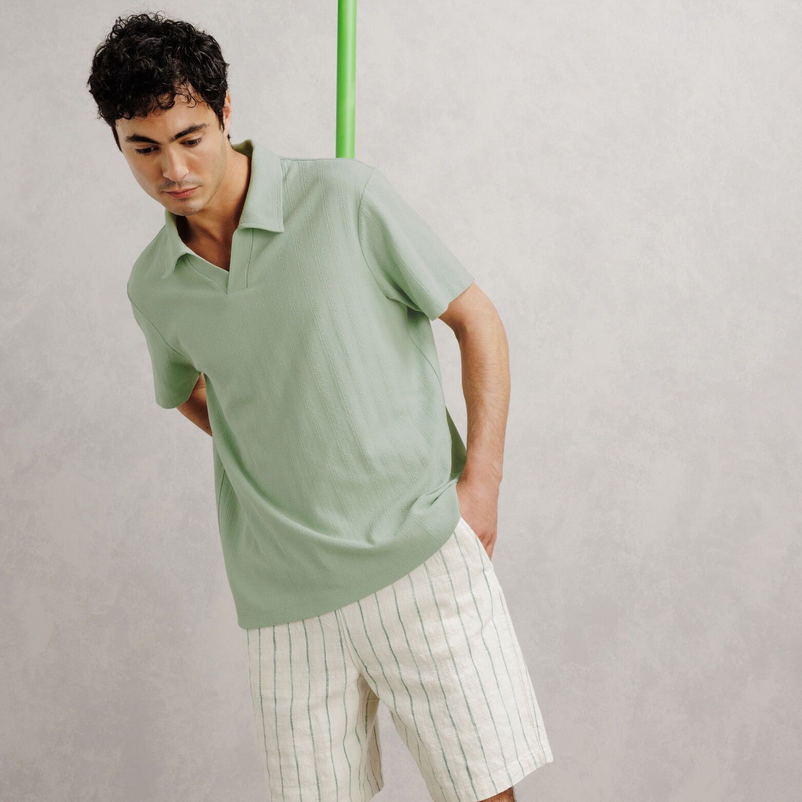 Polo manches courtes ray&eacute; textur&eacute;