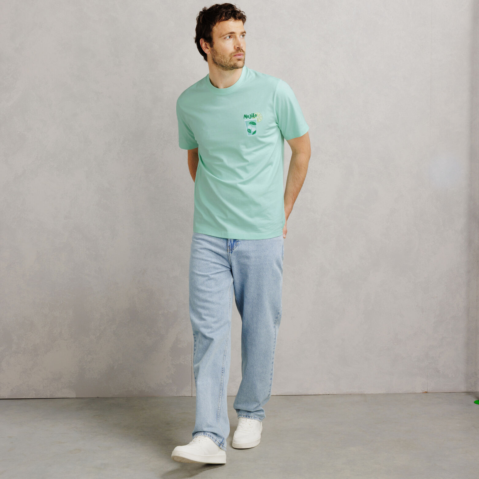 T-shirt met borstborduring