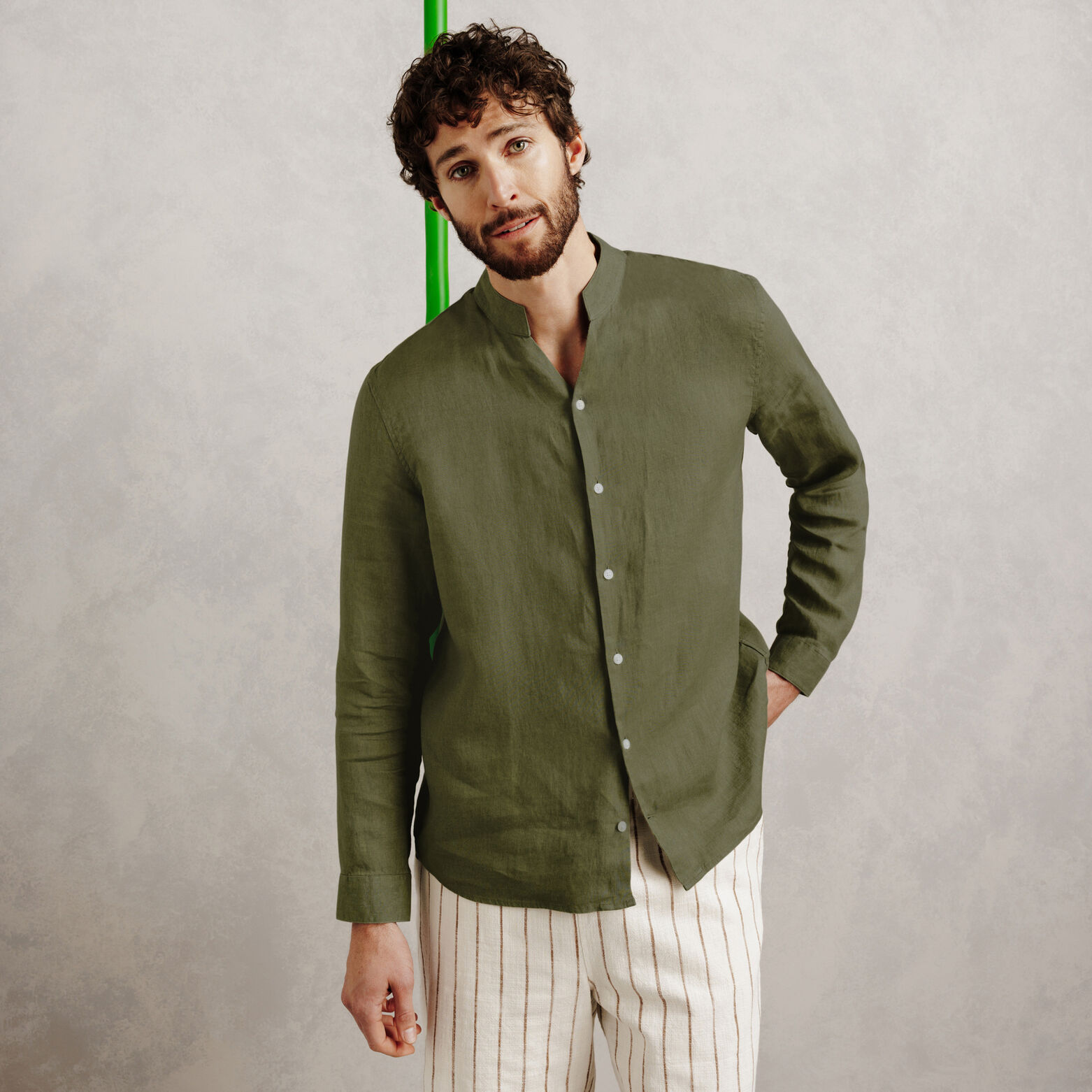 Chemise 100% lin col mao regular unie