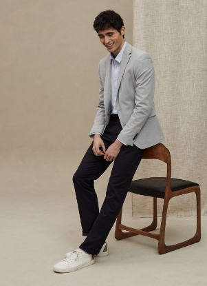Look Décoordonné, costume gris