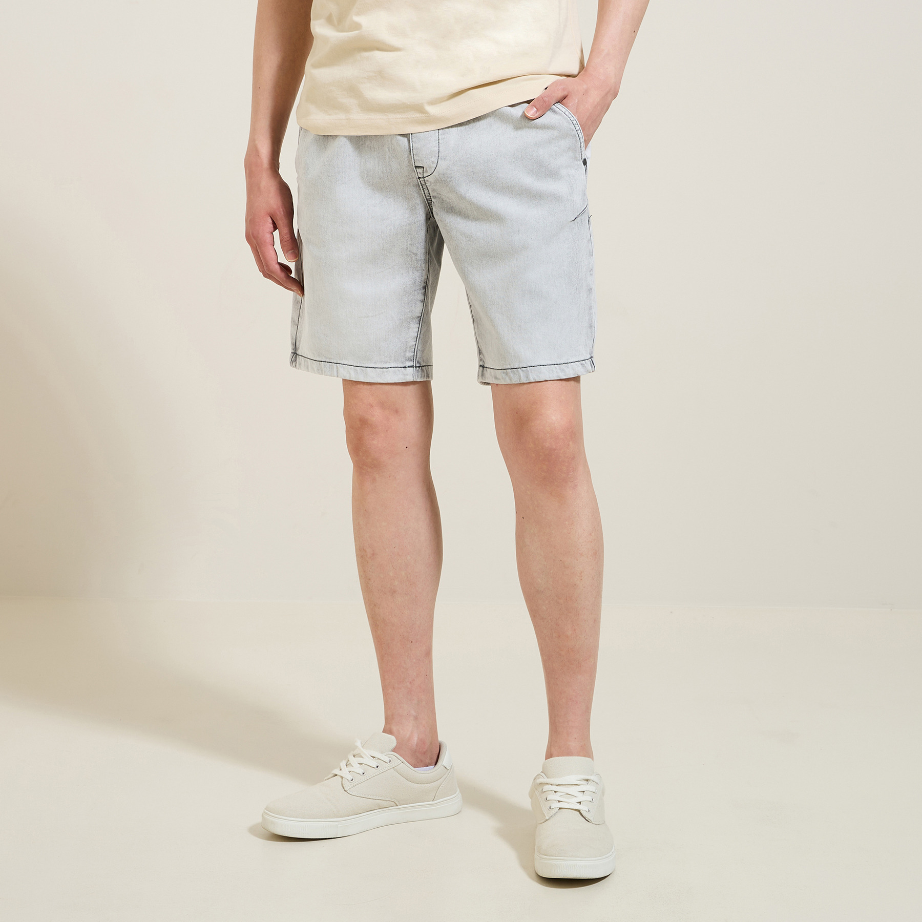 Bermuda en jean effet maille Gris XS 78% Coton, 20% Polyester, 2% Elasthanne Homme