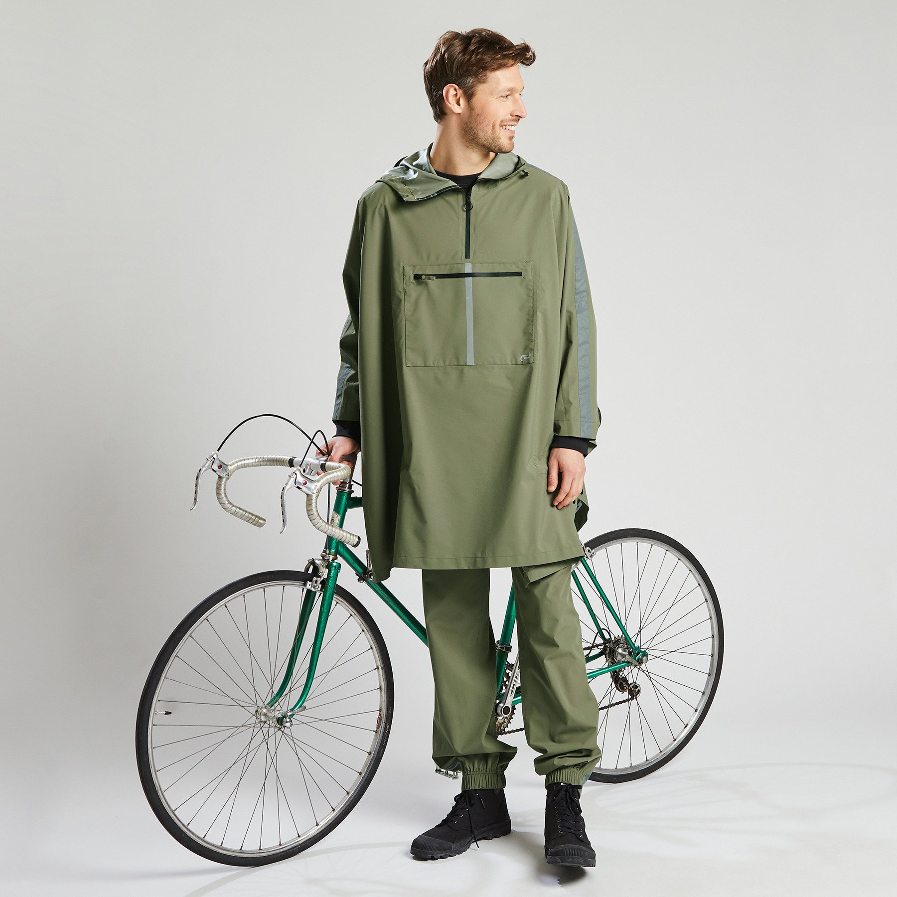 Pantalon taille élastiquée matière imperméable Kaki Clair S/M 100% Polyester Homme Jules