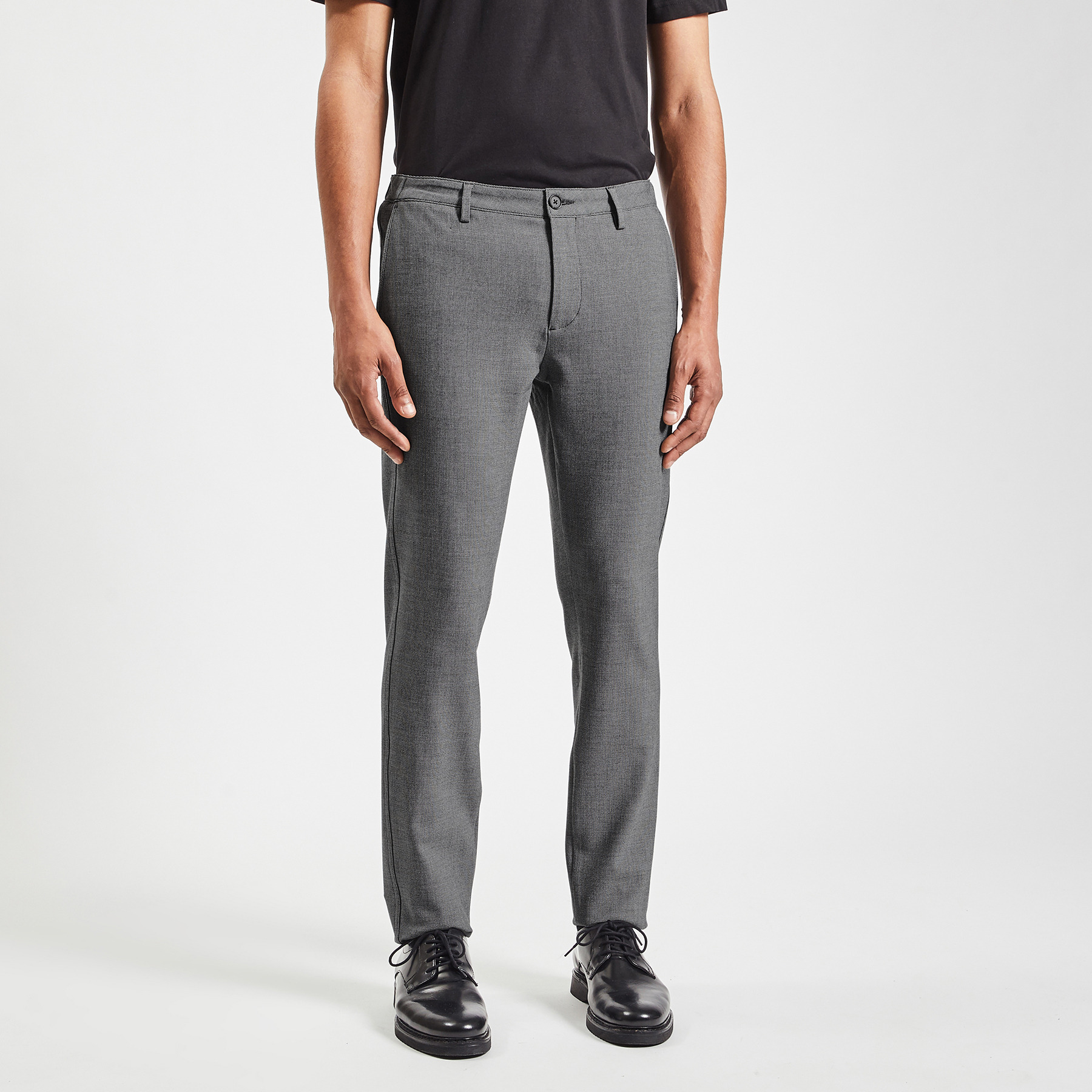 Pantalon chino slim elastiqué reliefé Gris 36 62% Polyester, 34% Viscose, 4% Elasthanne Homme